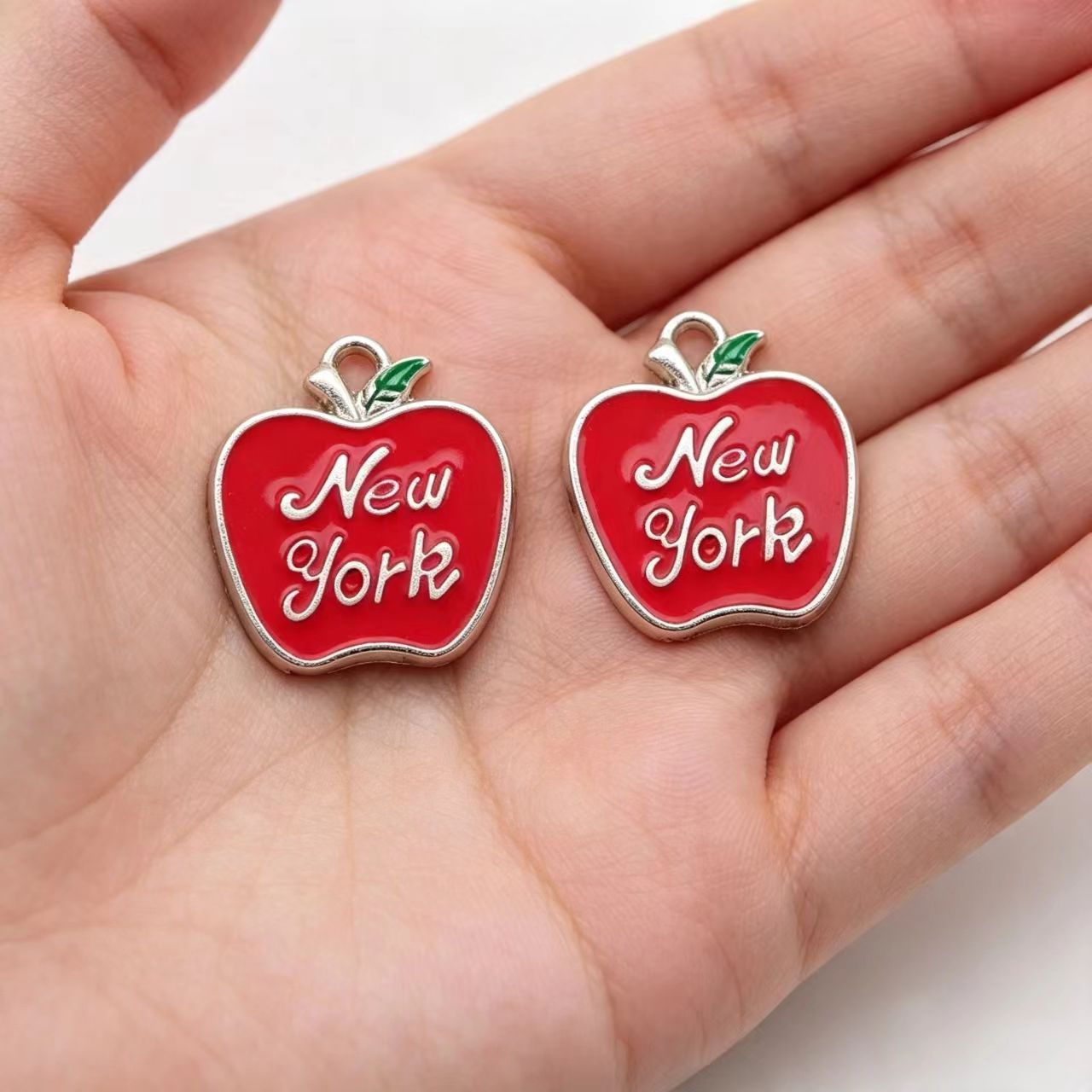 Jewelry Making York - 10 stuks emaille appel New York